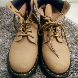 Dr.Martens AirWair Lace up Boots size 9L EUC